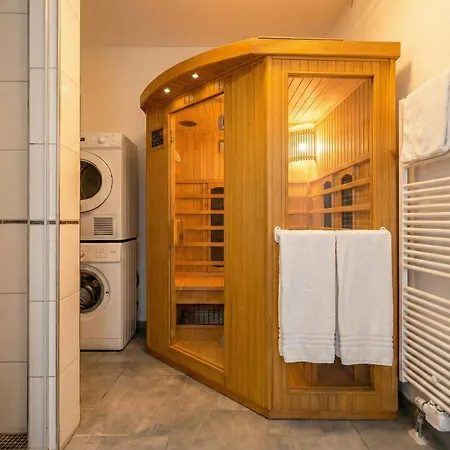 Waldsee - Sauna Whirlpool & Balkon דירה *