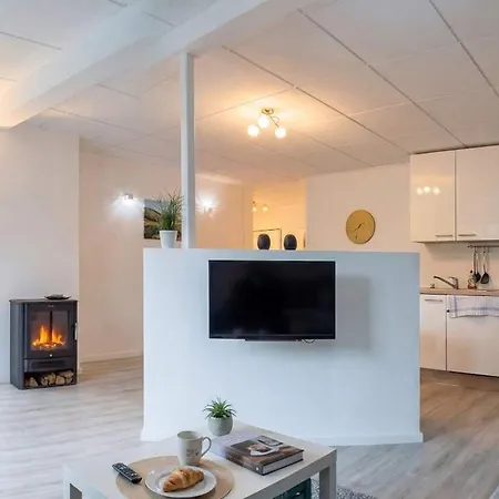 Waldsee - Sauna Whirlpool & Balkon דירה *