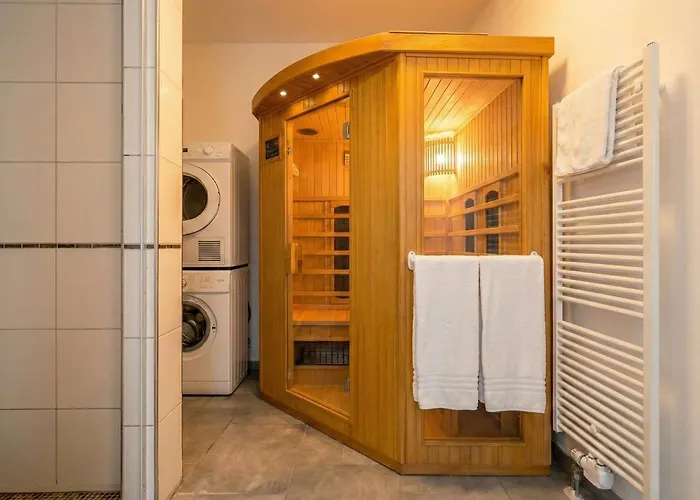 Waldsee - Sauna Whirlpool & Balkon דירה *