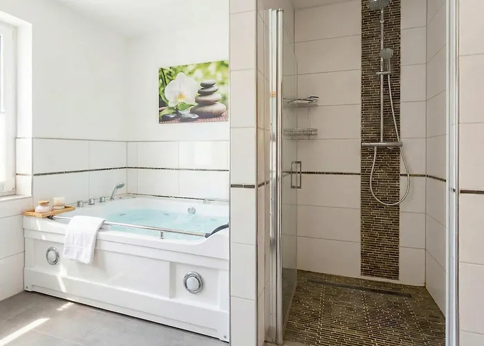 Waldsee - Sauna Whirlpool & Balkon *